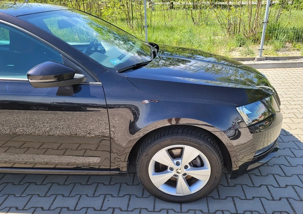 Skoda Octavia cena 49500 przebieg: 68000, rok produkcji 2019 z Człuchów małe 529